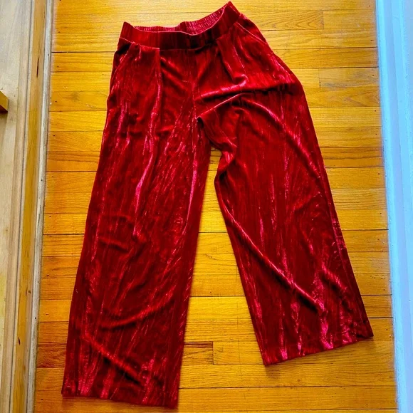 open lace back dress Solovedress Women's 2 Piece Red Velvet Tuxedo Suit main image 0